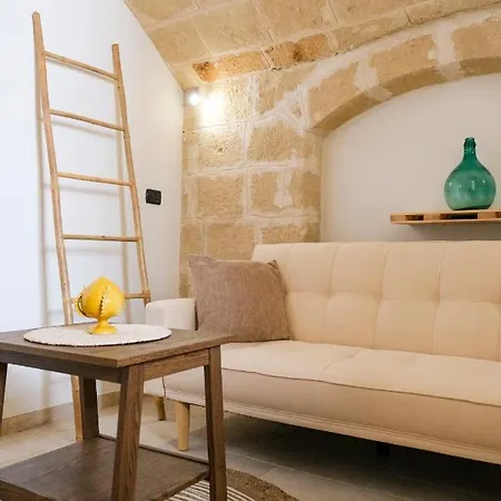Bed & Breakfast Al Chiasso 12 *